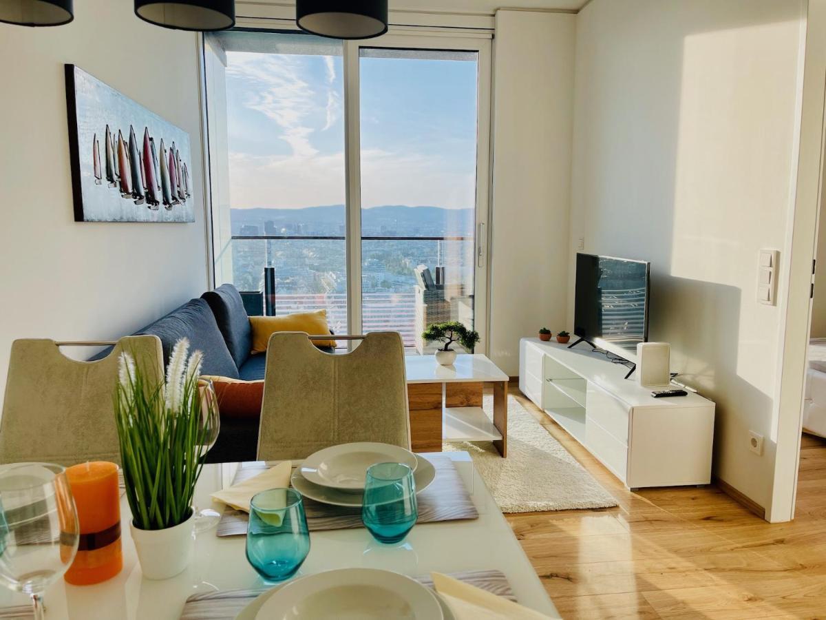 Triiiple Level 31 - Sonnenwohnen Apartment Mit Fantastischem Ausblick Und Parkplatz Вена Экстерьер фото